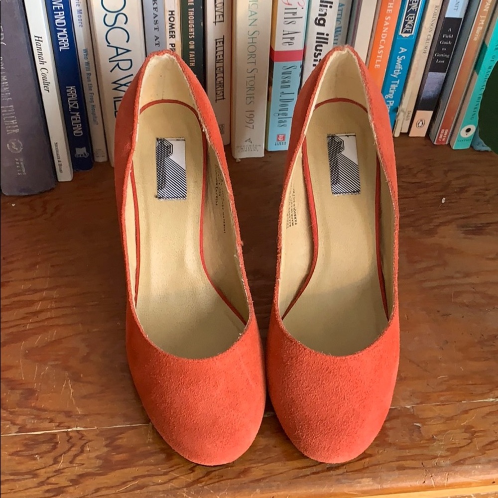 Orange suede pumps, Urban outfitters, size 8